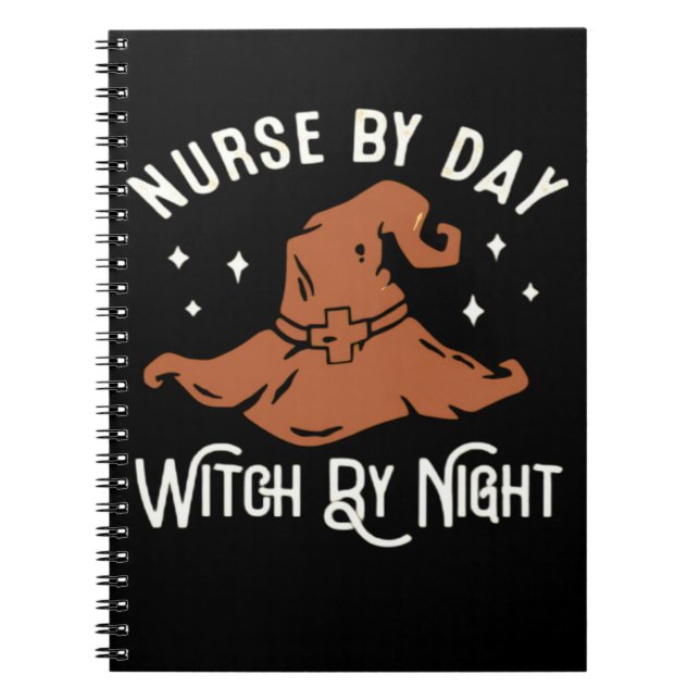 Caderno Espiral Nurse by Day Witch by Night - Funny Halloween Nurs (Frente)