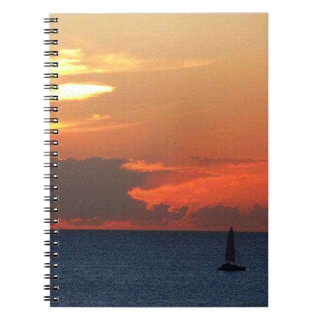 Caderno Espiral Nuvens solares e paisagem marinha (Frente)