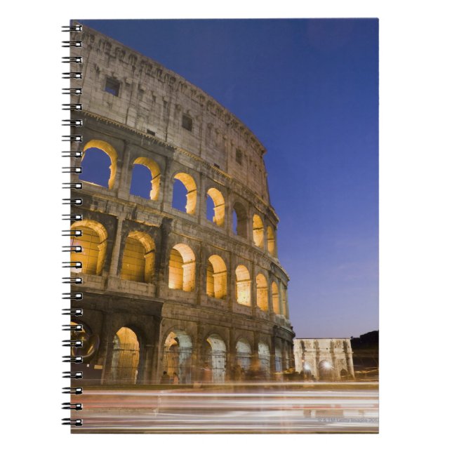 Caderno Espiral o ampitheatre Colosseum iluminado à noite (Frente)