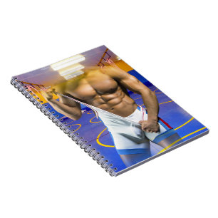 Caderno Espiral O cara musculoso de SlipperyJoe com six-pack acade
