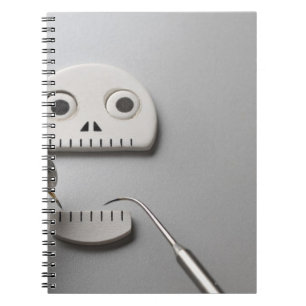 Caderno Espiral O esqueleto que o tratamento dental é tomado