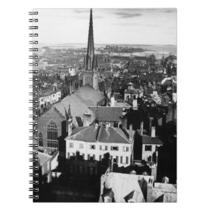 Caderno Espiral O pináculo ornamented de uma igreja em Boston