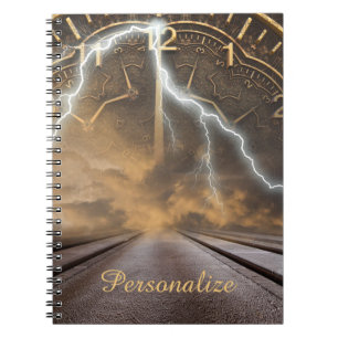 Caderno Espiral O Surreal Time é uma personalização da ilusão