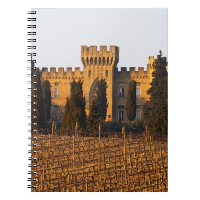 Caderno Espiral O vinhedo com videiras syrah e o castelo (Frente)