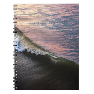 CADERNO ESPIRAL OCEANOS VAI ATRASANDO EM SHORE DURANTE O DIA