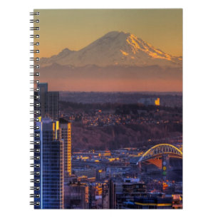 Caderno Espiral Opinião do centro de Seattle, futebol da