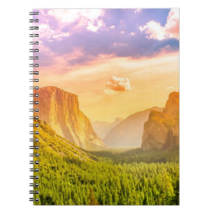Caderno Espiral Opinião do túnel do parque nacional de Yosemite