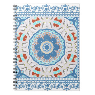 Caderno Espiral Ornamento colorido decorativo sobre fundo branco, 
