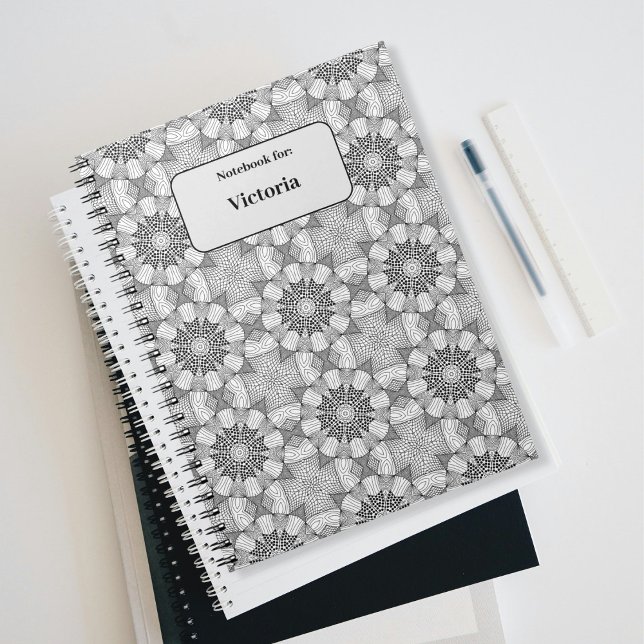 Caderno Espiral Padrão repetitivo preto&branco com nome (Black&White Pattern Personal Name Notebook)