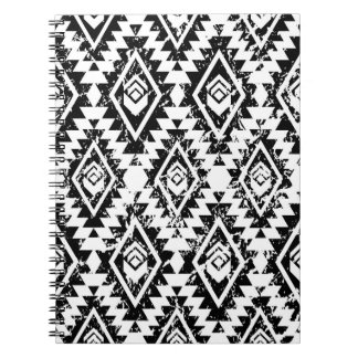 Caderno Espiral Padrão tribal monocromático sem descontinuidades