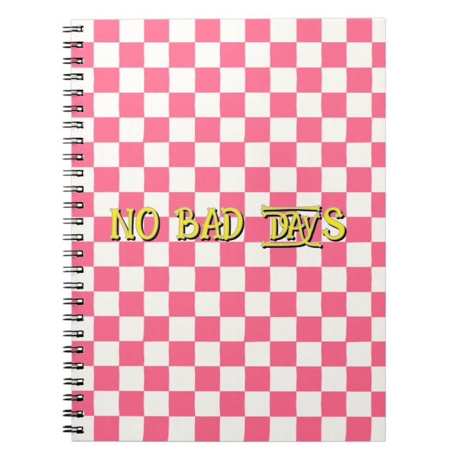 Caderno Espiral Padrão Xadrez Rosa e Branco (Frente)