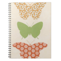 Padrões de borboleta decorativa em fundo de creme