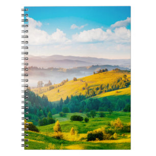 Caderno Espiral paisagem rural excelente à luz da manhã. Loca