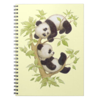 Caderno Espiral Panda que joga em uma árvore