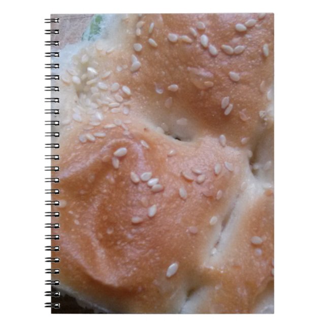 Caderno Espiral Pão de grão na prateleira de madeira, Comida saudá (Frente)