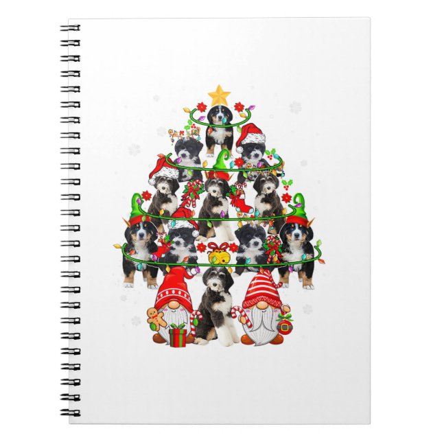 Caderno Espiral Papais noeis De Grupo Reindeer Elf Bernedoodles Co (Frente)