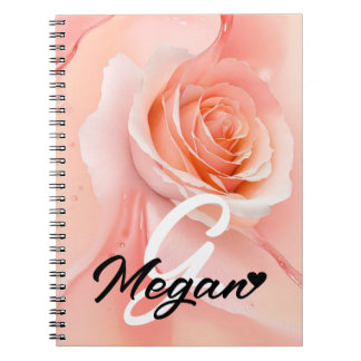 Caderno Espiral Peach Fuzz Rosa Fundo Monograma Nome Coração