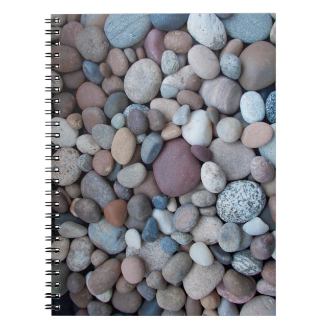 Caderno Espiral Pebreiras multicoloridas (Frente)