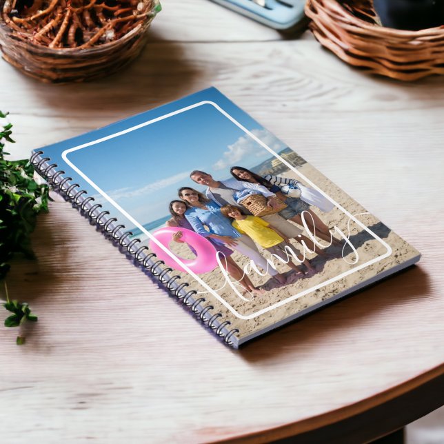 Caderno Espiral Personalização Personalizada de Foto da Família (Family Photo Personalized Custom Notebooks from Ricaso. Add your own photograph)