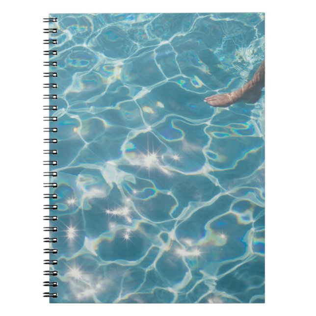 Caderno Espiral Pessoa na piscina de natação (Frente)