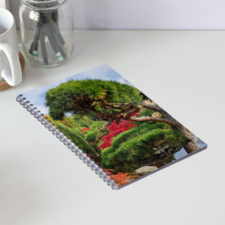 Caderno Espiral Pinheiro Preto e Árvore de Bordoeira Japonesa Verm