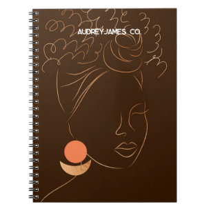 Caderno Espiral Planeador de Magia de Menina Negra