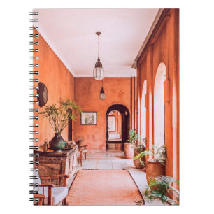 CADERNO ESPIRAL PLANTADORES COM PLANTA PERTO DA ÁREA RUG DENTRO