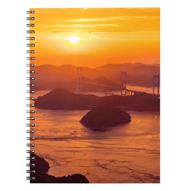Caderno Espiral Pôr do sol em Kurushima Kaikyo Bridge e Kurushi (Frente)