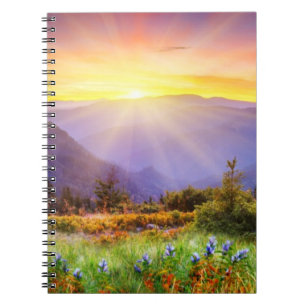 Caderno Espiral Por do sol majestoso na paisagem das montanhas