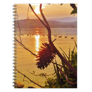 Caderno Espiral Pôr do sol no lago Pinecone