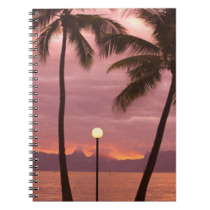 Caderno Espiral Pôr do sol sobre Moorea a partir de Sofitel Maeva