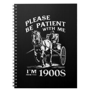 Caderno Espiral Por Favor Seja Paciente Comigo Eu Sou Da Era Vinta