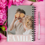 Caderno Espiral Presente de Foto da Família Rosa Moderno Pastel<br><div class="desc">Presente de Foto da Família Rosa Moderno Pastel</div>