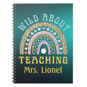 Caderno Espiral Professora Personalizada Rainbow Animal Print, cor