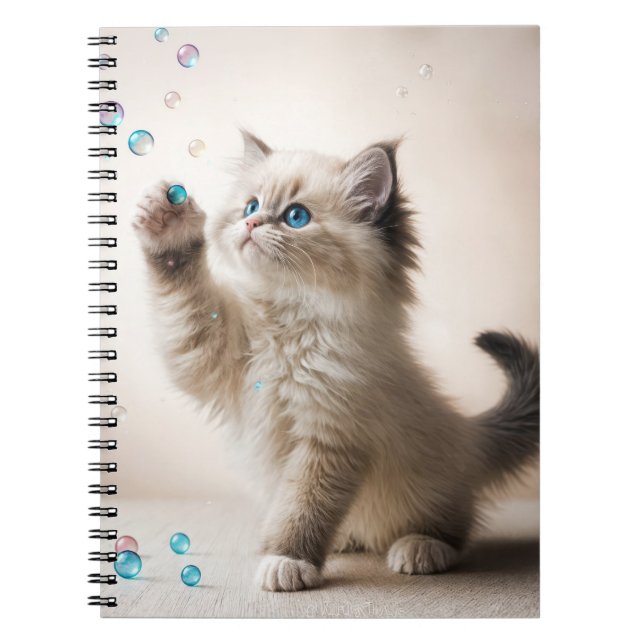 Caderno Espiral Ragdoll Kitten Brincando Com Bolhas De Sabão (Frente)