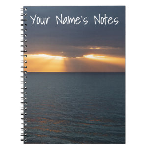Caderno Espiral Raios solares do mar se rompem pelas nuvens