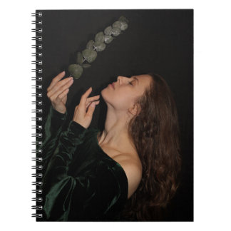 Caderno Espiral Retrato de uma bela moça