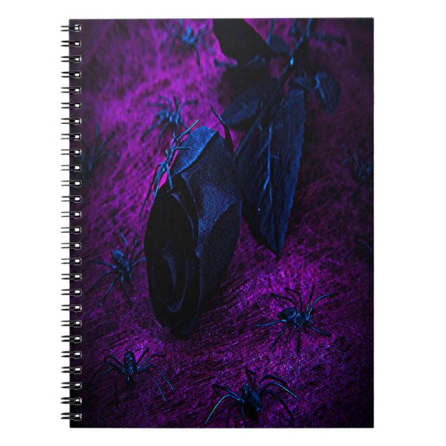 Caderno Espiral Rosa de Material Negro Spooky, Aranhas Negras (Frente)