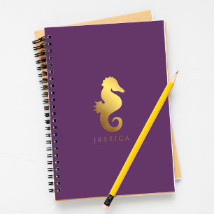 Caderno Espiral Roxo e cavalo marinho da folha Dourado do falso