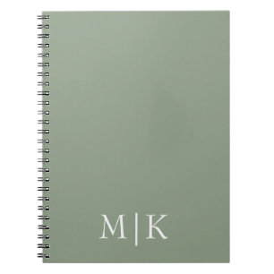 Caderno Espiral Sage Verde e Branco   Monograma moderno