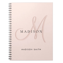Caderno Espiral Script do Monograma Rosa-Blush do Na moda rico