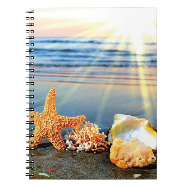 Caderno Espiral Sea shells and starfish on beach (Frente)