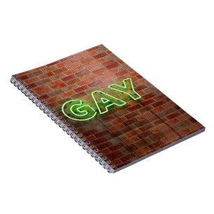 Caderno Espiral Sinal Gay neon SlipperyJoe's parede de tijolos ver