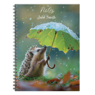 Caderno Espiral Soja-de-seda-branca segurando um guarda-chuva de f