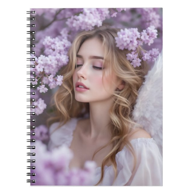 Caderno Espiral Sonhos Lilac - Serene Primavera Angel (Frente)