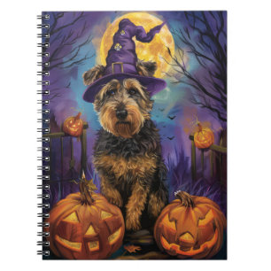 Caderno Espiral Spooky Airedale Halloween Witch e Pumpkin