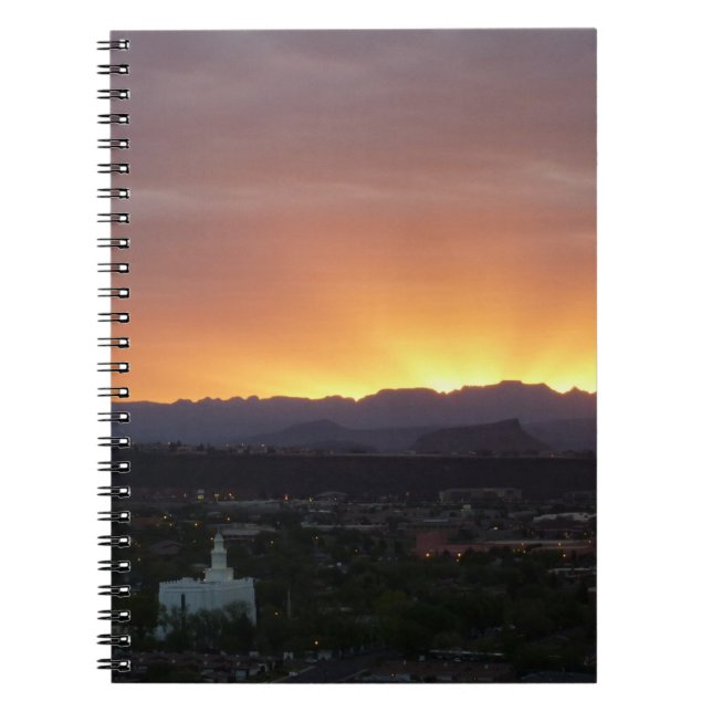 Caderno Espiral Sunrise sobre Ruas. George Utah Landscape (Frente)