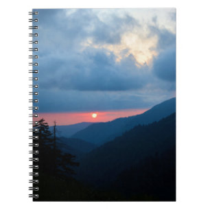 Caderno Espiral Sunset nas montanhas do Enfumaçado - Notebook
