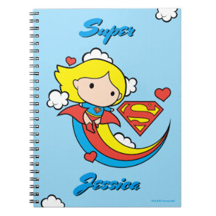 Caderno Espiral Supergirl Chibi Voando Arco-Íris