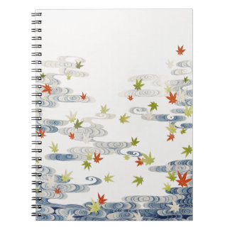 Caderno Espiral Susoshiki com folhas de carapaça no rio Tatsuta
